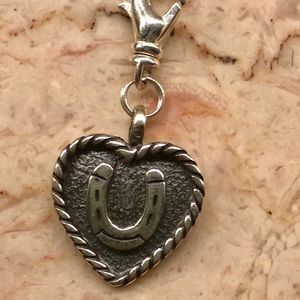 Cute heart w/horseshoe charm